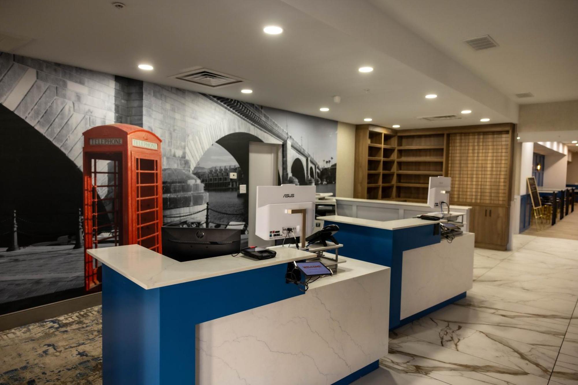 Quality Inn & Suites Lake Havasu City Eksteriør billede