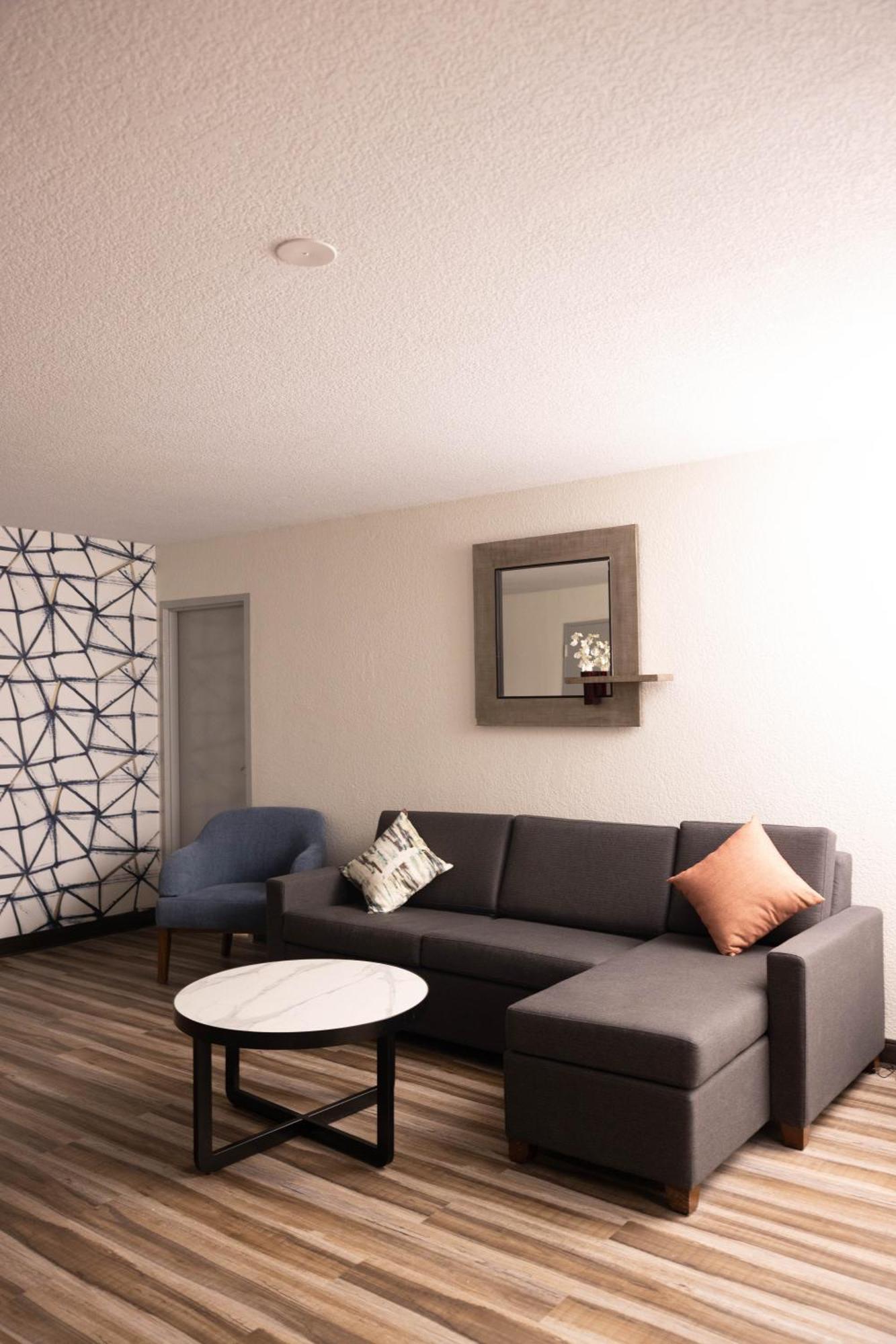 Quality Inn & Suites Lake Havasu City Eksteriør billede