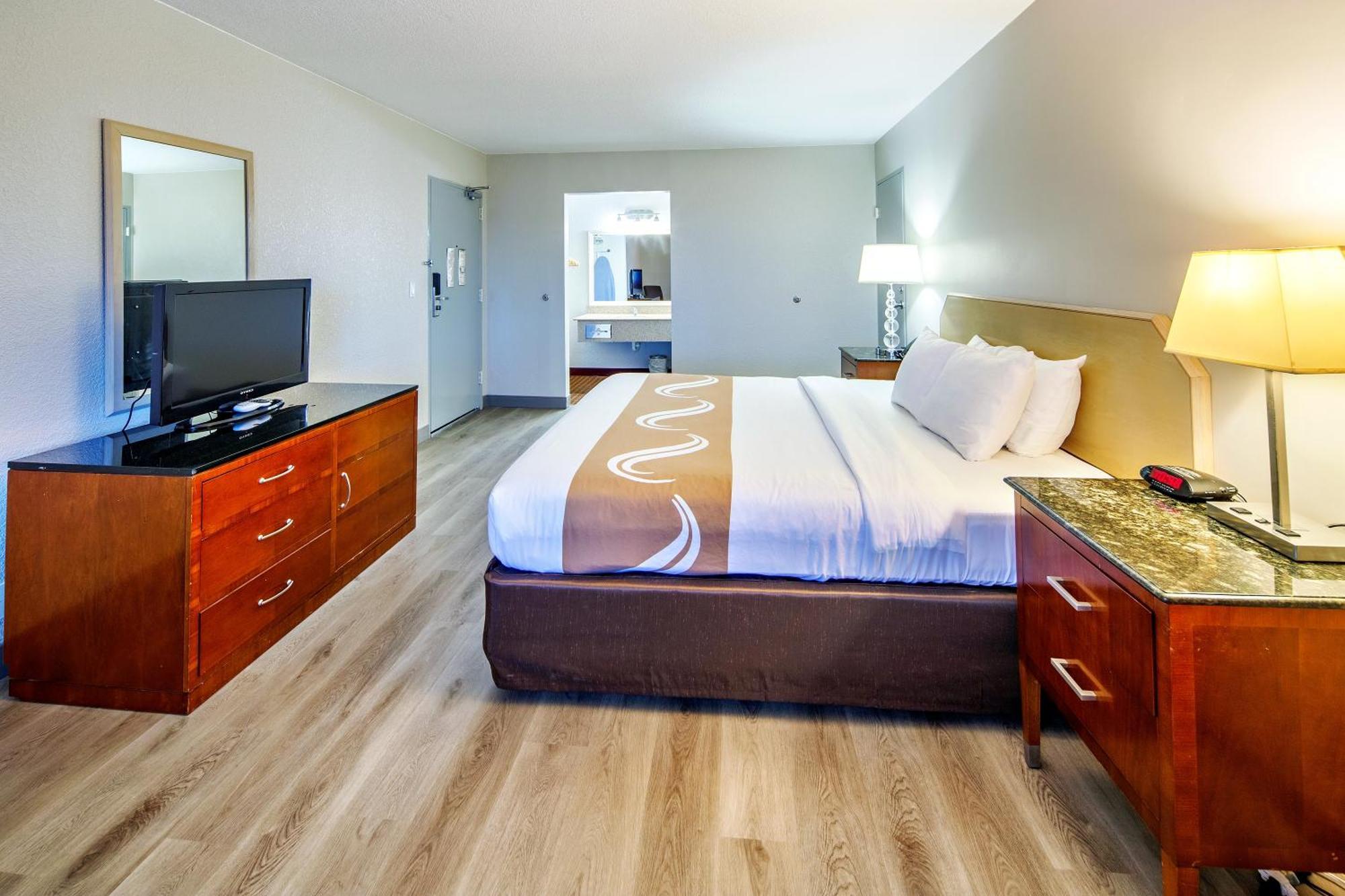 Quality Inn & Suites Lake Havasu City Eksteriør billede