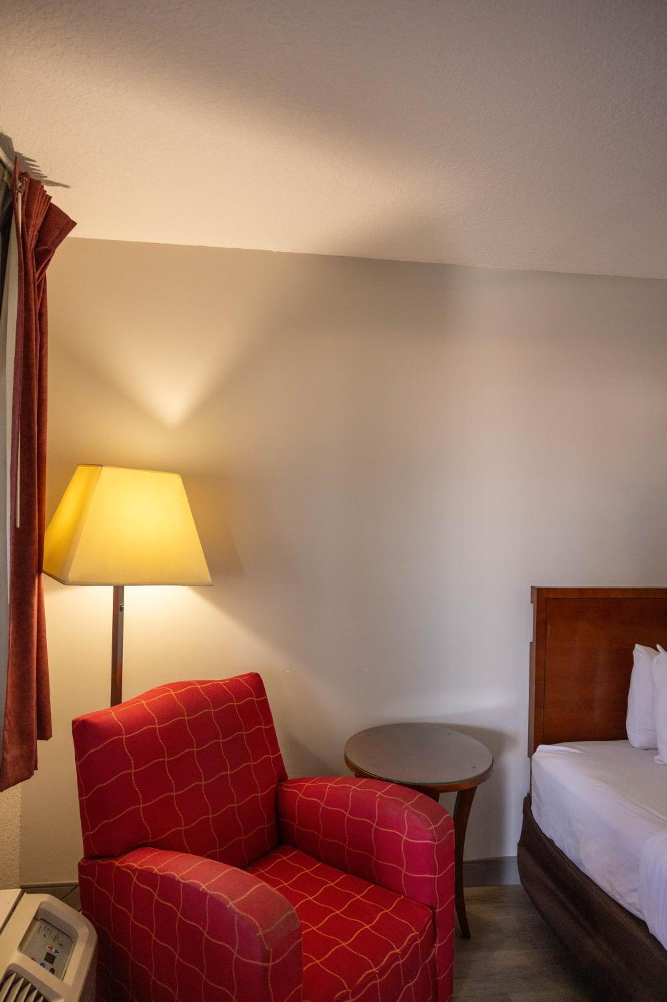 Quality Inn & Suites Lake Havasu City Eksteriør billede